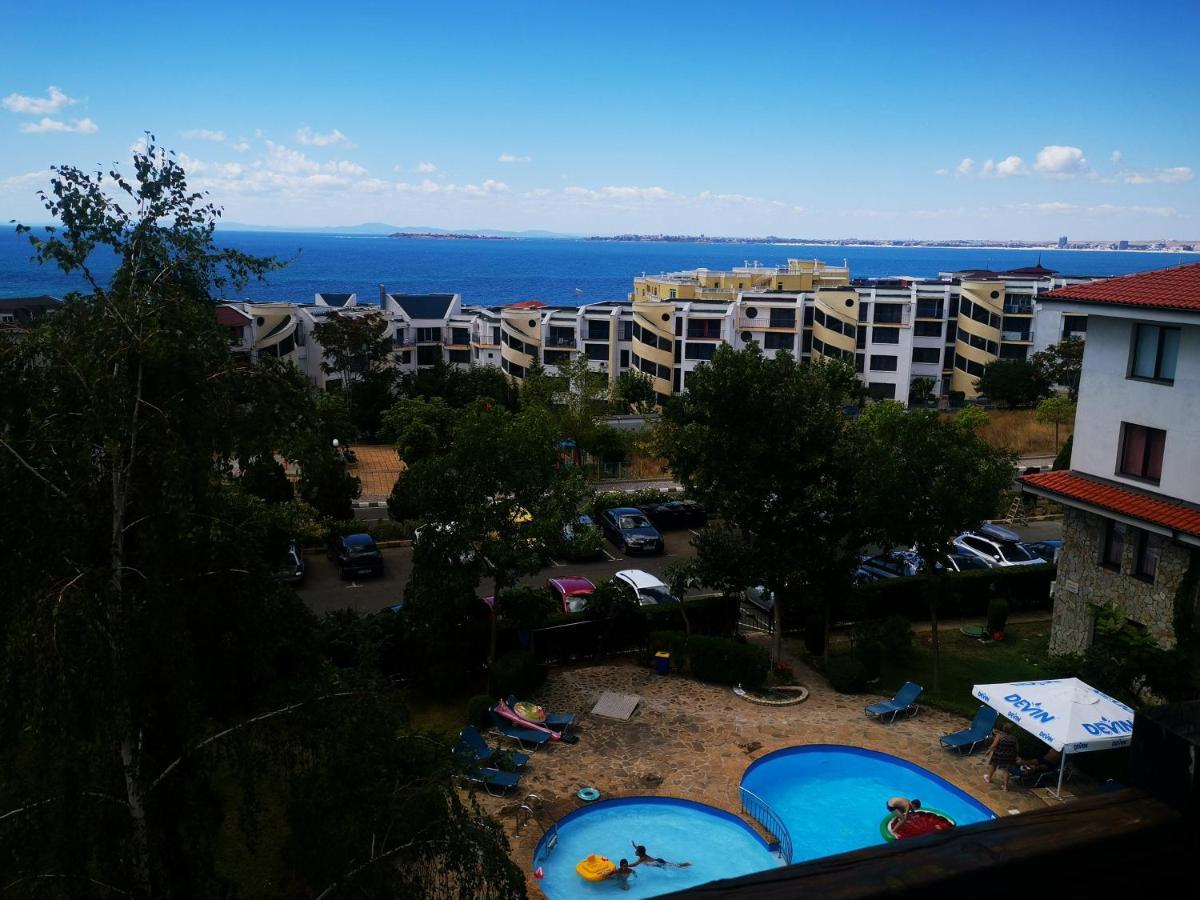 Marina Delfin Apartments - Top Location & Pet Friendly Sveti Vlas Bagian luar foto