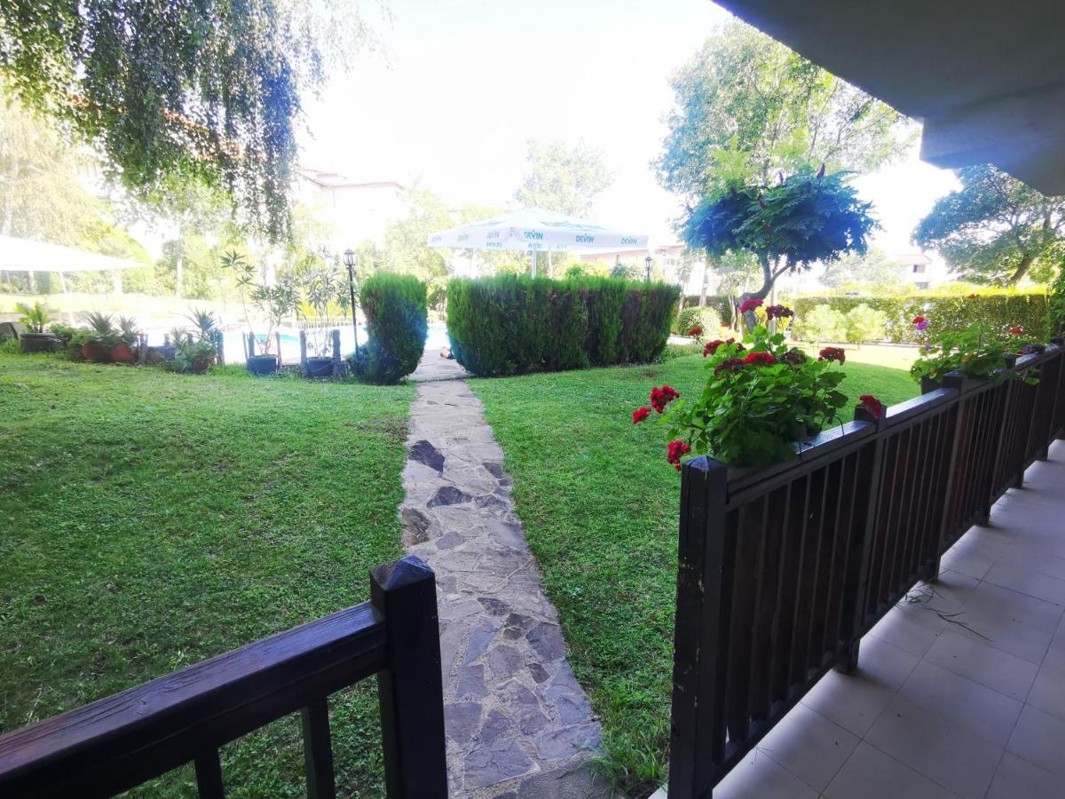 Marina Delfin Apartments - Top Location & Pet Friendly Sveti Vlas Bagian luar foto