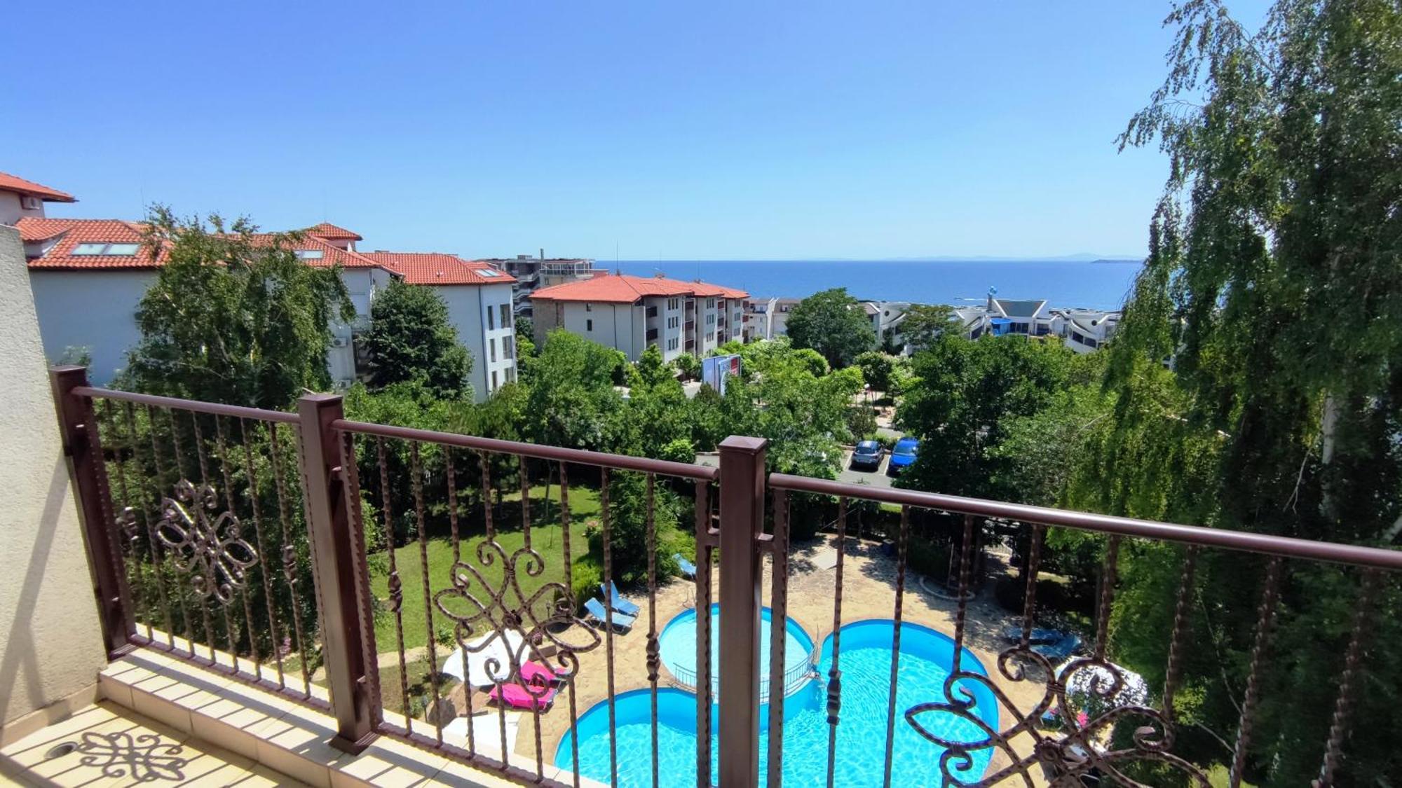 Marina Delfin Apartments - Top Location & Pet Friendly Sveti Vlas Bagian luar foto