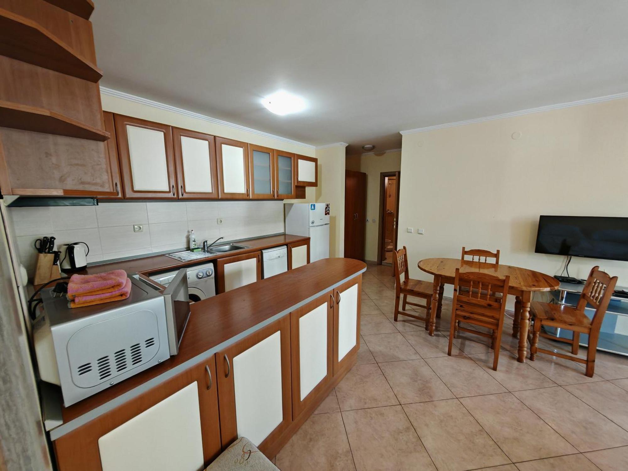 Marina Delfin Apartments - Top Location & Pet Friendly Sveti Vlas Bagian luar foto