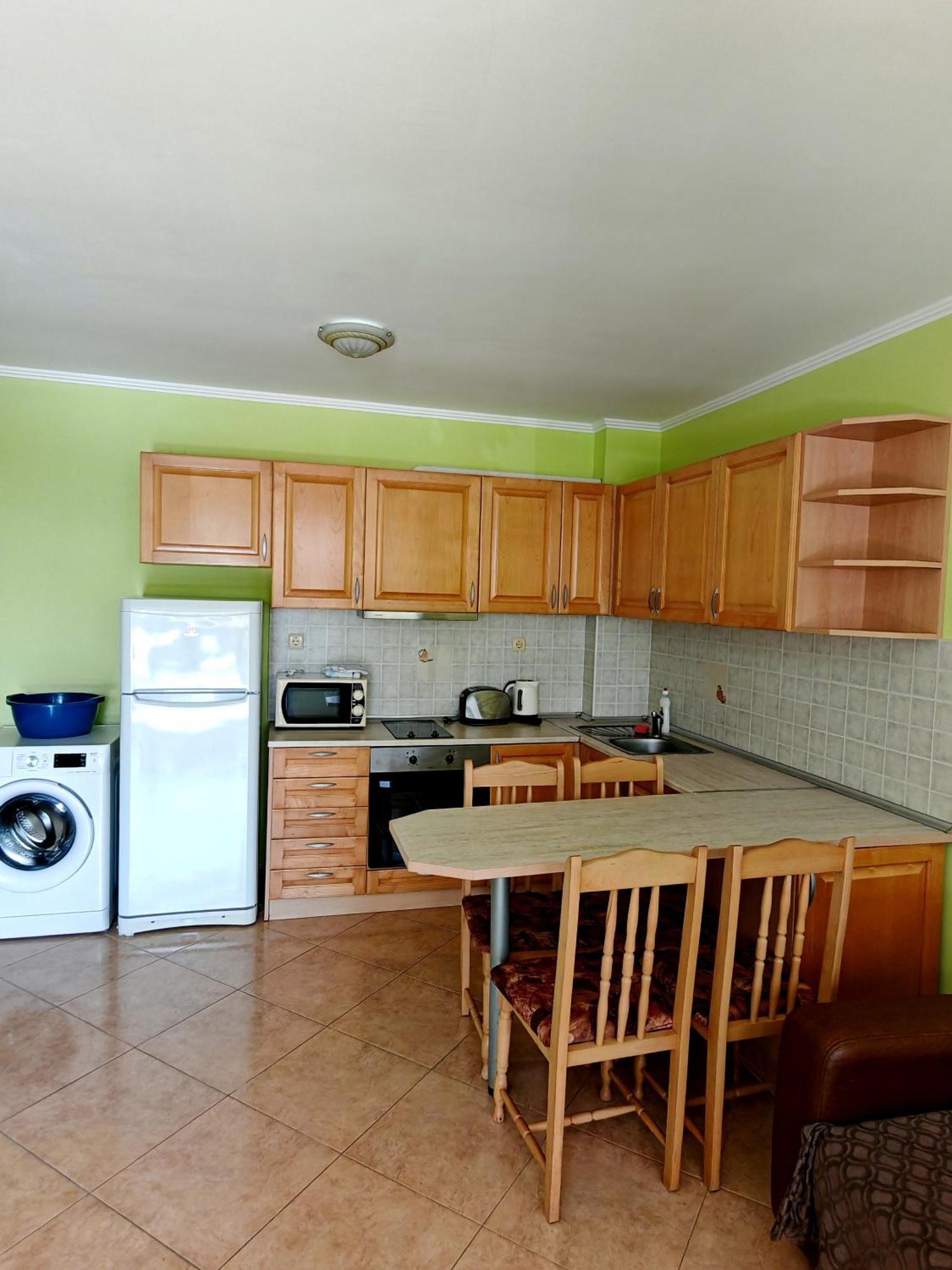Marina Delfin Apartments - Top Location & Pet Friendly Sveti Vlas Bagian luar foto